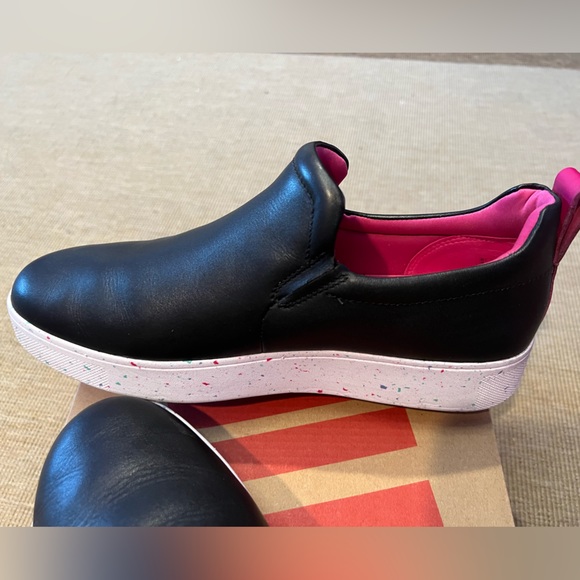 Fitflop Shoes - LIKE NEW Black 9 FitFlop Rally Comfortable Walking Sneakers